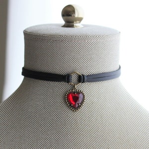 Heart Choker. 14 Leather colors to choose from