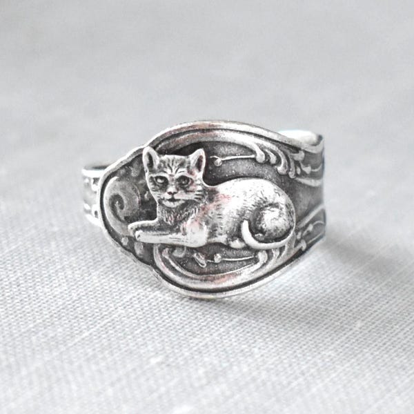 RESERVED for Larkin - Cat Spoon Ring. Dainty Ring