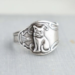 Cat Spoon Ring. Dainty Ring