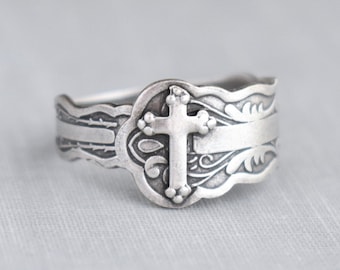 Cross Spoon Ring. Dainty Ring