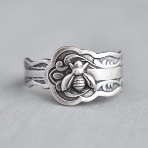 Bee Spoon Ring. Tiny Bee Ring. Dainty Ring