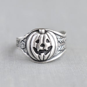 Pumpkin Spoon Ring. Dainty Ring