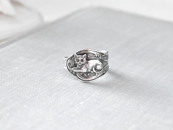 Cat Spoon Ring. Dainty Ring
