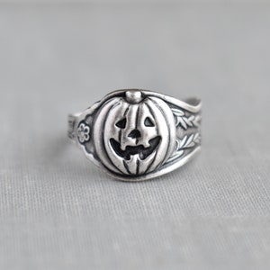 Pumpkin Spoon Ring. Dainty Ring image 5