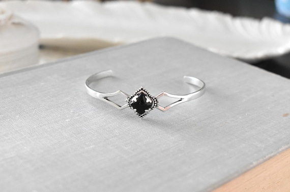 Onyx Gemstone Quatrefoil Cuff Bracelet. 11 Gemstone Options