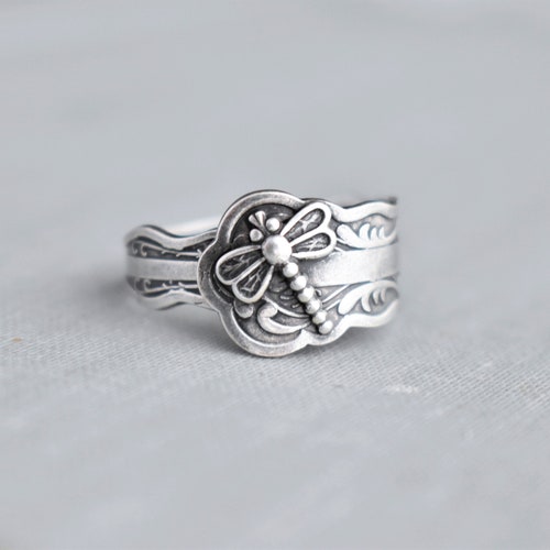 Dragonfly Spoon Ring. Dainty Ring