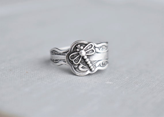 Dragonfly Spoon Ring. Dainty Ring