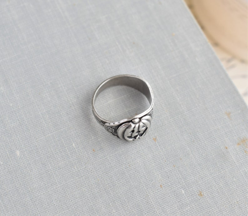 Pumpkin Spoon Ring. Dainty Ring image 4