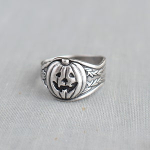 Pumpkin Spoon Ring. Dainty Ring image 3