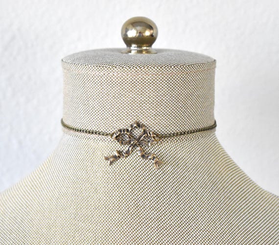 Delicate Bow Choker Necklace. Dainty.