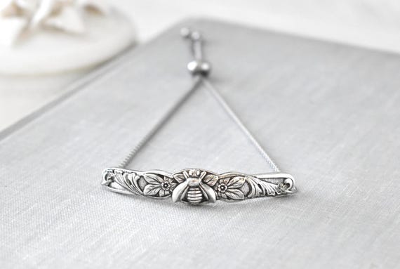 Bee Floral Bracelet. Adjustable. Dainty Jewelry.
