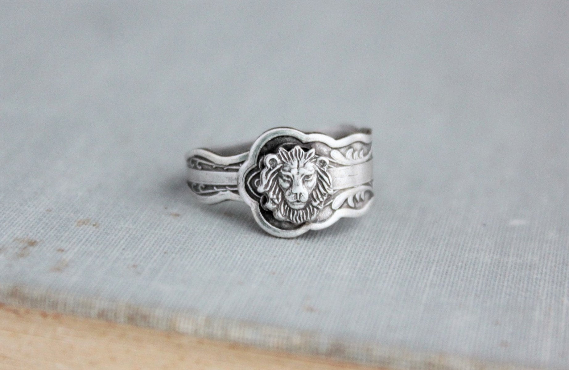 Bague petite cuillère Lion. Bague fine (L'ORIGINAL)