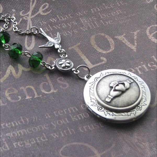 Claddagh Locket Necklace, Silver Locket, Locket Jewelry, Photo Locket, Irish Wedding Locket, Gift For Her, Green Crystals, Rosary Style GIFT