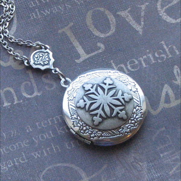 Snowflake Locket Silver Locket Lockets For Women Locket Necklace Locket Jewelry Photo Locket Wedding Locket Christmas TheEnchantedLocket