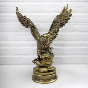 12 in Handmade American Bald Eagle, Decorative Large Attacking Gold Eagle Statue, Living Room Decor, Eagle Sculpture For House Decoration