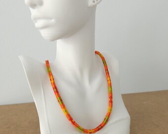Collier de perles de verre tchèque fait main : bijoux tendance colorés réglables