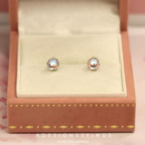 S925 Silver Moonstone Stud Earrings with Inlay Sterling Silver Elegant Moonstone Earrings Unique Jewelry for Women Simple Gemstone