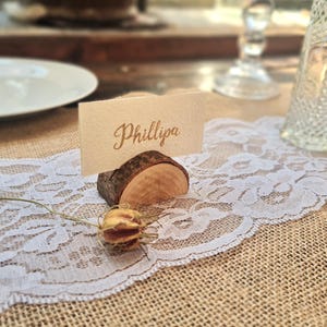 Segnaposto per matrimonio personalizzati - 8 x 4 cm scritti a mano, veri fiori pressati, decorazione da tavolo boho, decorazione floreale rustica, segnaposto