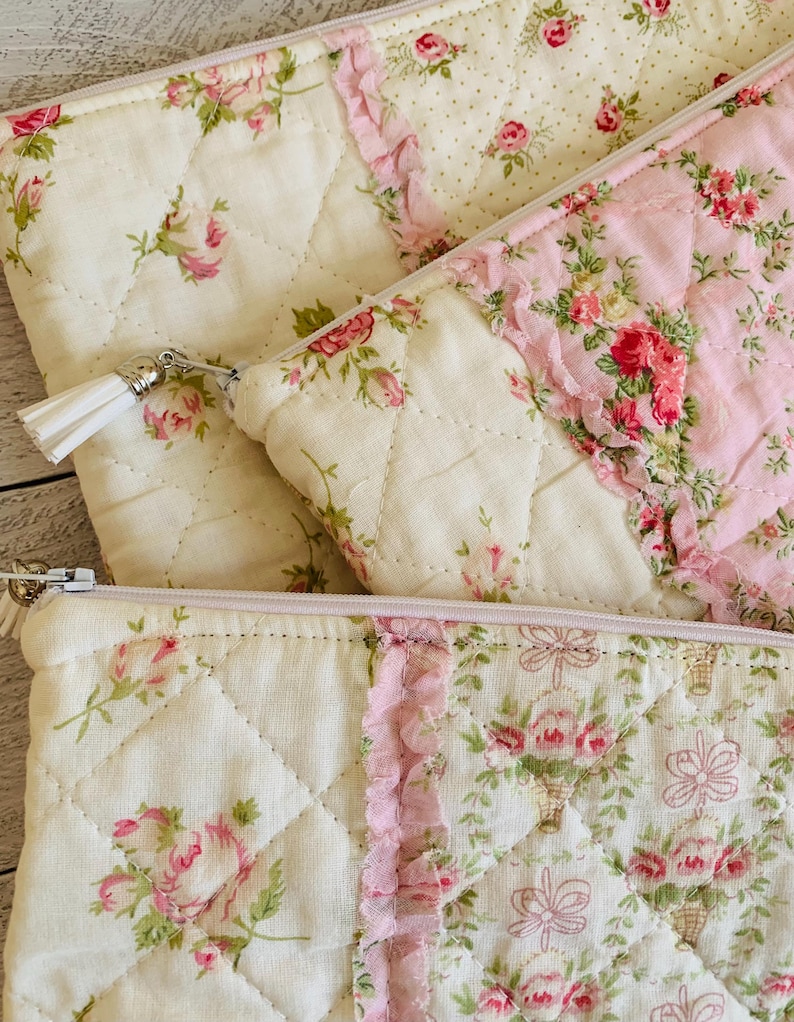 Quilted Bible Cover Bible Bag Quilted Shabby Chic Bible Sleeve Christian Gift for Women Pink and White