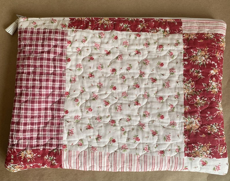 Quilted Bible Cover Bible Bag Quilted Shabby Chic Bible Sleeve Christian Gift for Women Red and White