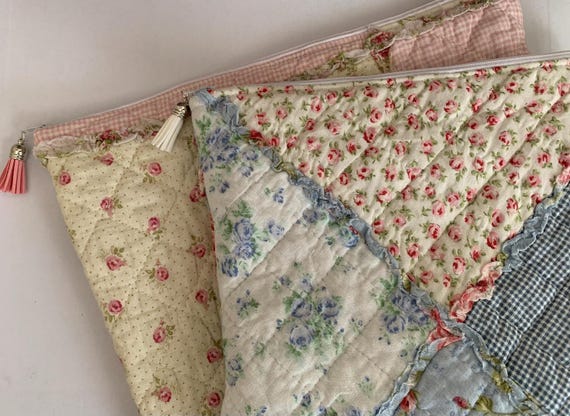 Quilted Bible Cover Bible Bag Quilted Shabby Chic Bible Sleeve Quilted Book Sleeve for Bible Womens Quilted Bible Carrying Case