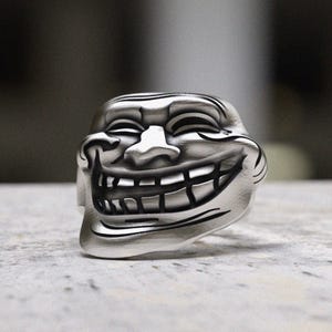 Anel de rosto de meme de prata esterlina, anel de declaração de cultura da Internet de prata 925, anel de expressão engraçado oxidado feito à mão, presente