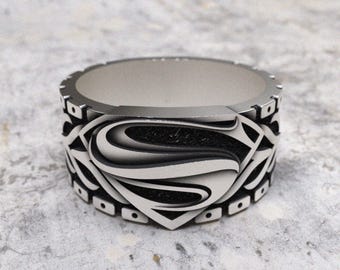 Hero Ring 925 Sterling Silver - Super Hero Shield Symbol Wedding Band Mens Statement Ring with Geometric Pattern
