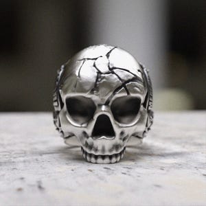 Cracked Skull Ring 925 Sterling Silver Memento Mori Skull Ring Handmade Gothic Biker Jewelry Statement Ring Gift