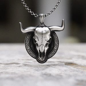 Bull Skull Pendant Necklace Sterling Silver 925 Celtic Knot Frame Western Gothic Animal Bone Handcrafted Men&#39;s Biker Jewelry