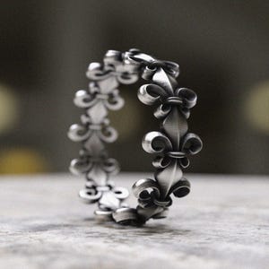 Sterling Silver Floral Ring for Men & Women, Wedding Band, Promise Ring, Nature-Inspired Handmade Jewelry for Special Occasions