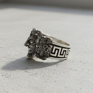 Aztekisk krigarring | Oxiderat silver | Tribal maskdesign | Handgjorda smycken | Statementring bild 3