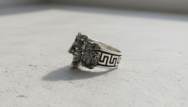Aztekisk krigarring | Oxiderat silver | Tribal maskdesign | Handgjorda smycken | Statementring bild 3