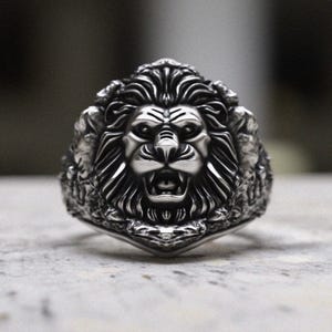 男性用ライオンヘッドリング、925スターリングシルバーの動物リング、ハンドメイドの酸化ステートメントリング、キングライオンリング