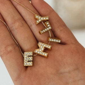 Collar con inicial, collar con letras, collar de oro, collar con nombre personalizado, regalos para esposas, regalos para mamás, regalo de mamás, regalo de cumpleaños para ella