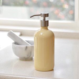Botella de vidrio con recubrimiento en polvo: 473 ml (16 oz) con dispensador de jabón o pulverizador - "Amarillo cremoso"