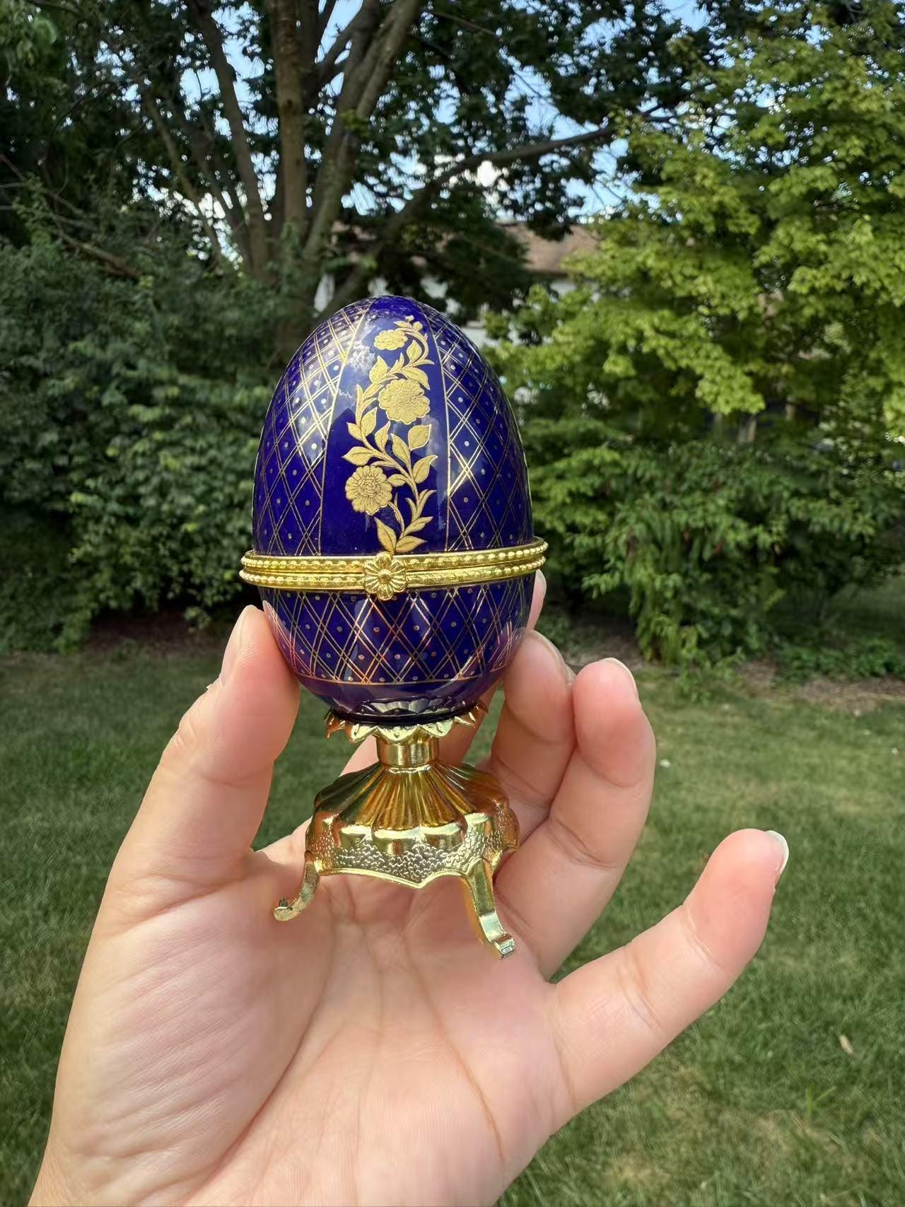 アクセサリー source objrcts Large Egg Earrings Faberge-Inspired Blue Imperial Egg Earrings - Museum