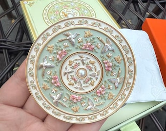 Vintage Style Pearl Compact Mirror Handbag Pocket Mirror Bridesmaid Gift for her Everyday Elegance Artistic Floral Bird Design for mom