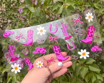 カウガールブーツ＆ボウ UV DTF カップラップ - UV DTF カップラップ - スノーグローブカップラップ - ウエスタンカップギフト - ホットピンクカップラップ（すぐに貼れるタイプ） - #042
