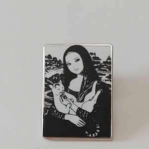 Tomie Mona Lisa Cat Ito Junji Meow Spilla smaltata