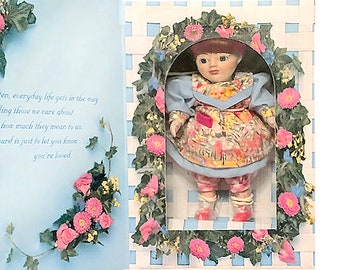 1996 Marie Osmond Día de la Madre Saludo Muñeca NIB Vintage Marie Osmond Knickerbockcer Muñeca Día de la Madre Tarjeta de Saludo Muñeca Muñeca Coleccionable