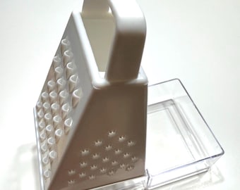 Small No‑Mess Grater with Built‑In Container