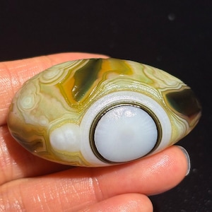 Beautiful Gobi Agate Eye Agate Stone From Mongolia, Natural Desert Tumbled Palm Stone, Healing Agate, Unique Gift.