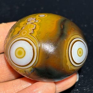 Beautiful Gobi Agate Eye Agate Stone From Mongolia, Natural Desert Tumbled Palm Stone, Healing Agate, Unique Gift.