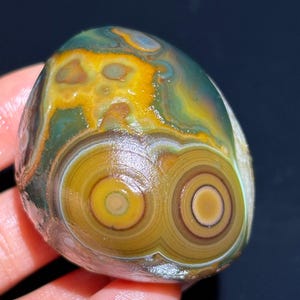 Beautiful Gobi Agate Eye Agate Stone From Mongolia, Natural Desert Tumbled Palm Stone, Healing Agate, Unique Gift.