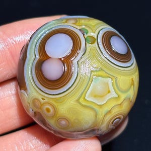 Beautiful Gobi Agate Eye Agate Stone From Mongolia, Natural Desert Tumbled Palm Stone, Healing Agate, Unique Gift. #128