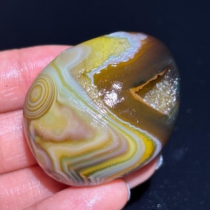 Beautiful Gobi Agate Eye Agate Stone From Mongolia, Natural Desert Tumbled Palm Stone, Healing Agate, Unique Gift.#327