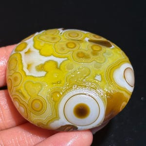 Beautiful Gobi Agate Eye Agate Stone From Mongolia, Natural Desert Tumbled Palm Stone, Healing Agate, Unique Gift.