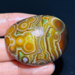 Beautiful Gobi Agate Eye Agate Stone From Mongolia, Natural Desert Tumbled Palm Stone, Healing Agate, Unique Gift. #73