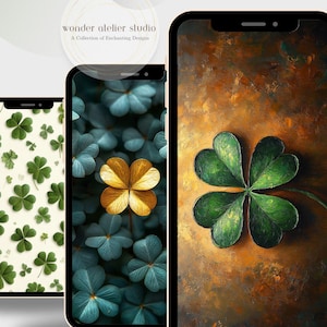 Könnte beinhalten: Drei Telefonbildschirme, die verschiedene Bilder von vierblättrigen Kleeblättern zeigen. Der erste Bildschirm zeigt ein Muster aus grünen vierblättrigen Kleeblättern auf weißem Hintergrund. Der zweite Bildschirm zeigt eine Nahaufnahme eines goldenen vierblättrigen Kleeblatts, umgeben von grünen vierblättrigen Kleeblättern. Der dritte Bildschirm zeigt ein einzelnes grünes vierblättriges Kleeblatt auf braunem Hintergrund.