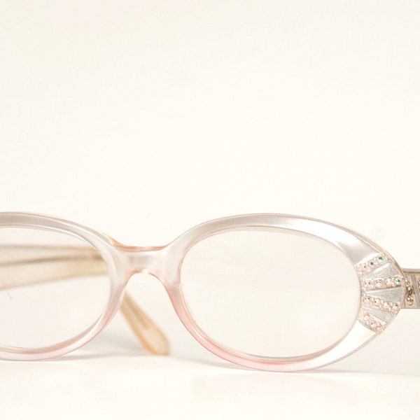 Womens Vintage Magnification Reader Eyeglasses Pearl White Oval Jeweled TWE Eyewear